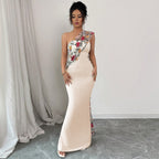 Getailleerde rugloze strapless jurk met contrasterende details voor dames